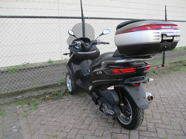 Piaggio mp3 - driewieler motorscooter - 500ie abs/asr - motorfiets - afbeelding 2 van  11