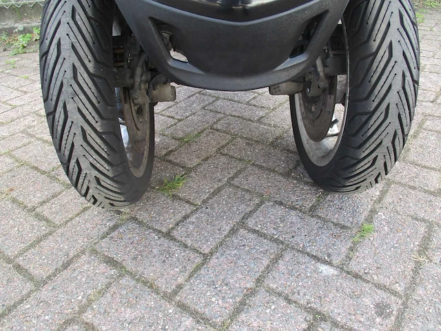 Piaggio mp3 - driewieler motorscooter - 500ie abs/asr - motorfiets - afbeelding 6 van  11