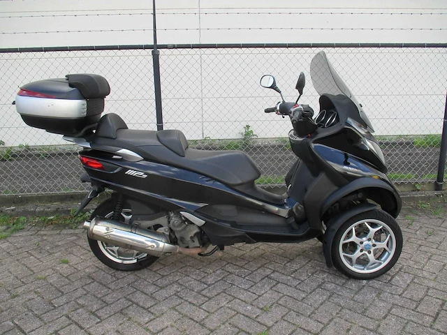 Piaggio mp3 - driewieler motorscooter - 500ie abs/asr - motorfiets - afbeelding 8 van  11
