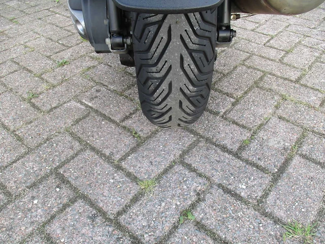 Piaggio mp3 - driewieler motorscooter - 500ie abs/asr - motorfiets - afbeelding 11 van  11