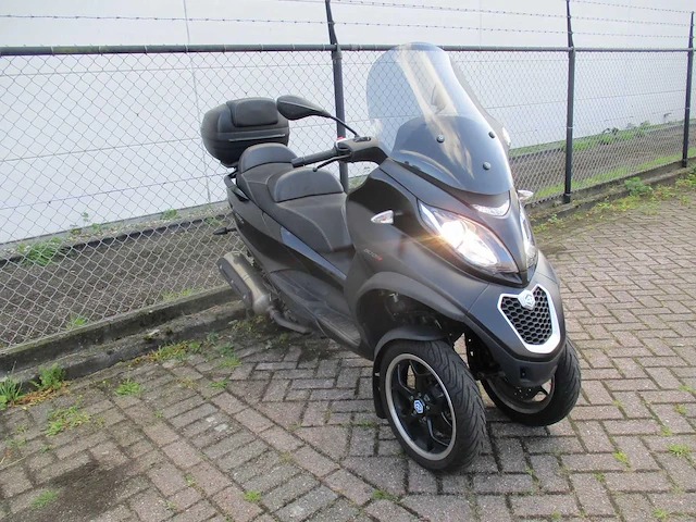 Piaggio mp3 - driewieler motorscooter - 500ie abs/asr - motorfiets - afbeelding 13 van  15