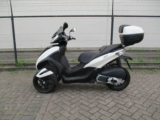 Piaggio mp3 - driewieler motorscooter - yourban 300 ie lt - motorfiets - afbeelding 1 van  12