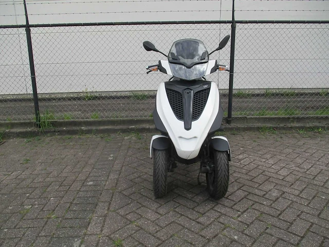 Piaggio mp3 - driewieler motorscooter - yourban 300 ie lt - motorfiets - afbeelding 6 van  12