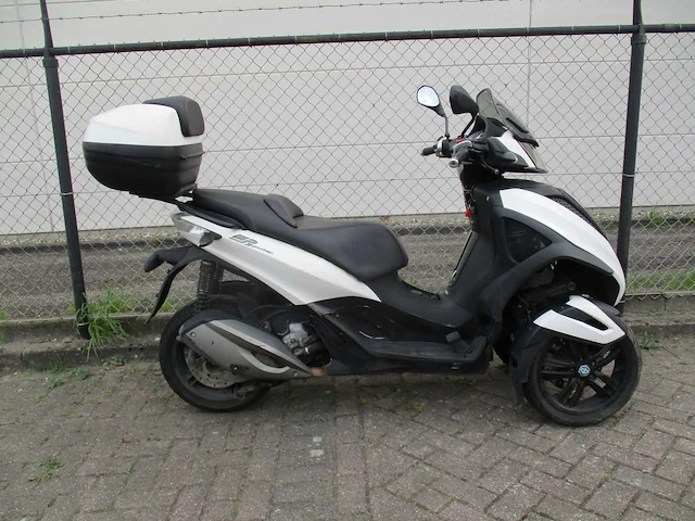 Piaggio mp3 - driewieler motorscooter - yourban 300 ie lt - motorfiets - afbeelding 9 van  12