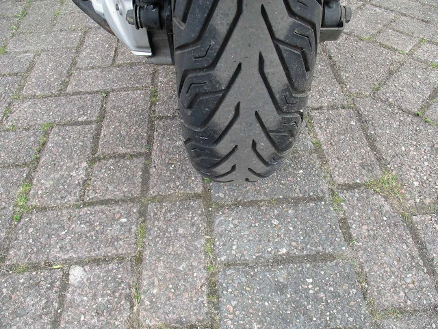 Piaggio mp3 - driewieler motorscooter - yourban 300 ie lt - motorfiets - afbeelding 12 van  12