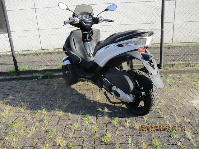 Piaggio mp3 300ie yourban rl - motorscooter driewieler - liquid cooled - motorfiets - afbeelding 2 van  11