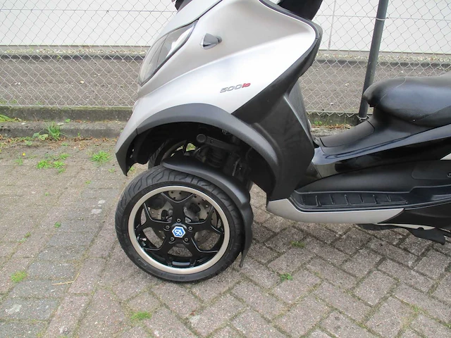 Piaggio mp3 500ie - driewieler motorscooter - abs/asr - motorfiets - afbeelding 2 van  15