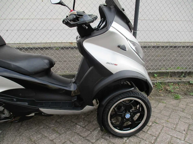 Piaggio mp3 500ie - driewieler motorscooter - abs/asr - motorfiets - afbeelding 9 van  15