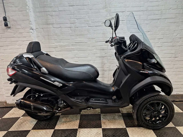 Piaggio mp3 m64 300cc motorscooter autorijbewijs - afbeelding 6 van  7
