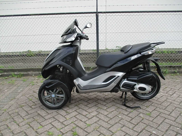Piaggio mp3 yourban - driewieler motorscooter - rl 300ie - motorfiets - afbeelding 1 van  15