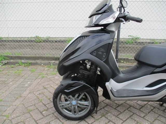 Piaggio mp3 yourban - driewieler motorscooter - rl 300ie - motorfiets - afbeelding 9 van  15