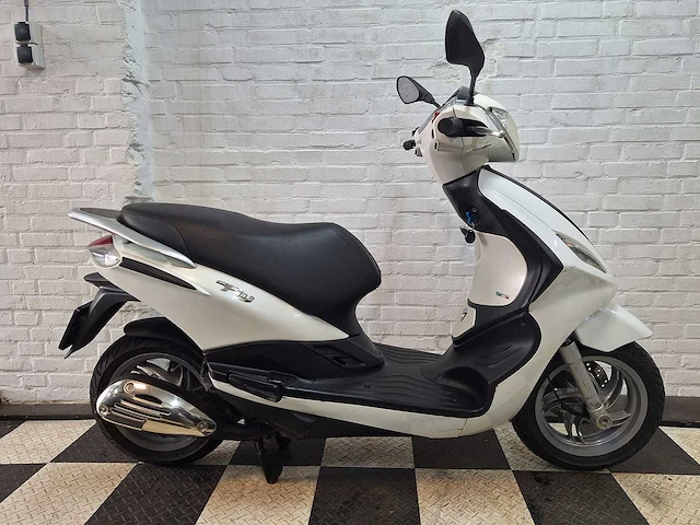 Piaggio new fly 25 km snorscooter 4takt - afbeelding 5 van  7