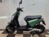 Piaggio one 45 km elektrische bromscooter nieuw