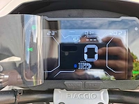 Piaggio one 45 km elektrische bromscooter nieuw - afbeelding 4 van  7