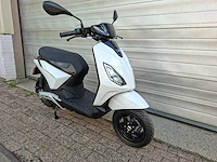Piaggio one 45 km elektrische bromscooter nieuw - afbeelding 7 van  7