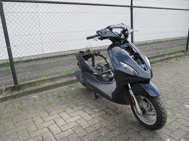 Piaggio restant - snorscooter - new fly 4t - scooter - afbeelding 7 van  11