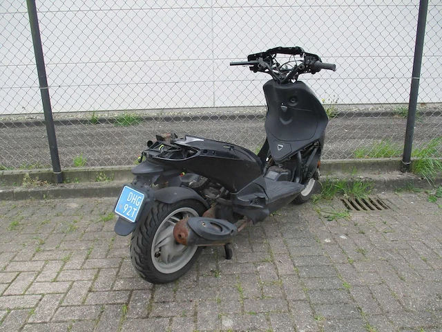 Piaggio restant - snorscooter - new fly 4t - scooter - afbeelding 9 van  11