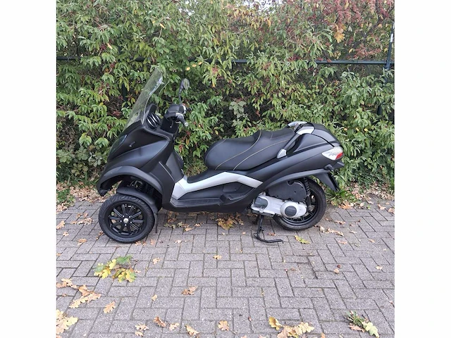 Piaggio scooter 250 lt mp3 , hrd25-l - afbeelding 1 van  7