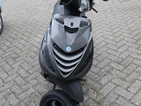 Piaggio scooter type c25| kenteken 17fnt1 - afbeelding 1 van  6