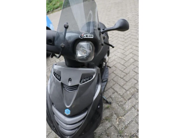 Piaggio scooter type c25| kenteken 17fnt1 - afbeelding 6 van  6
