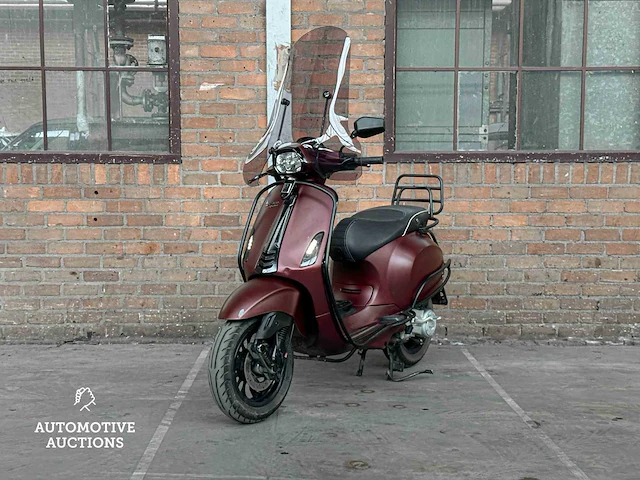Piaggio sprint vespa 2017 scooter - afbeelding 1 van  23