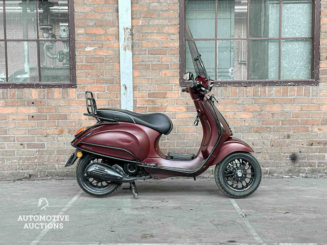 Piaggio sprint vespa 2017 scooter - afbeelding 8 van  23