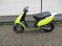 Piaggio typhoon 2 takt - bromscooter - oldtimer - scooter - afbeelding 1 van  11