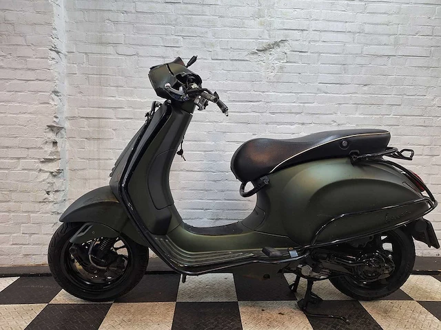 Piaggio vespa - 45 km bromscooter 4takt - sprint - scooter - afbeelding 1 van  7