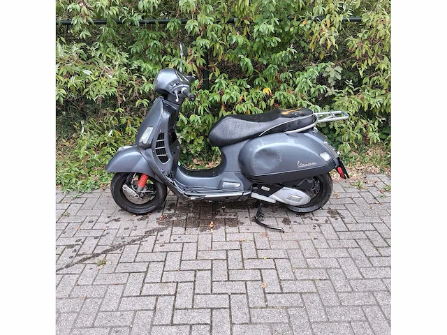 Piaggio vespa gts 125 sport - afbeelding 1 van  6