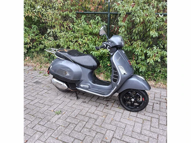 Piaggio vespa gts 125 sport - afbeelding 3 van  6