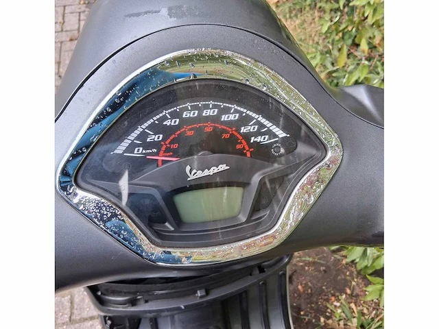 Piaggio vespa gts 125 sport - afbeelding 6 van  6