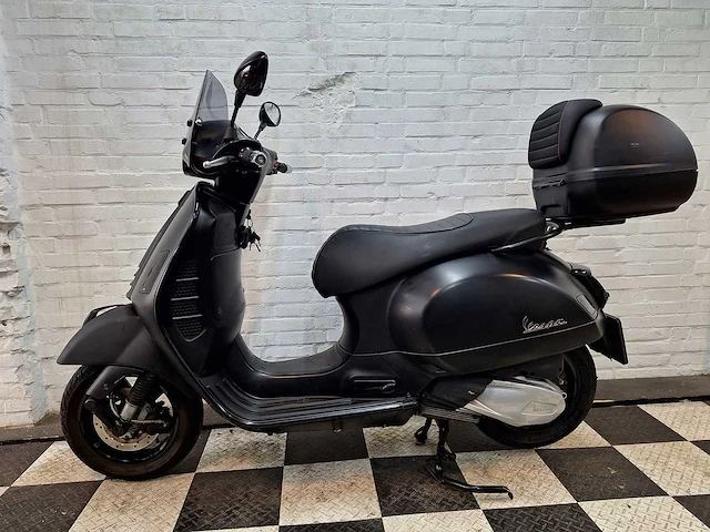 Piaggio vespa gts 300cc hpe notte motorscooter - afbeelding 1 van  8