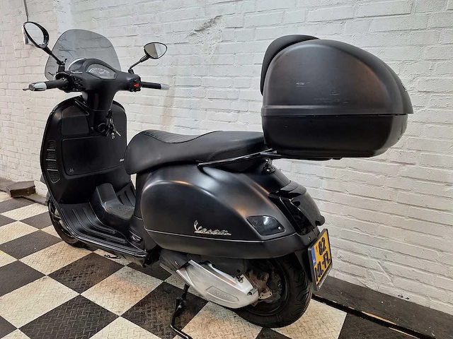 Piaggio vespa gts 300cc hpe notte motorscooter - afbeelding 3 van  8
