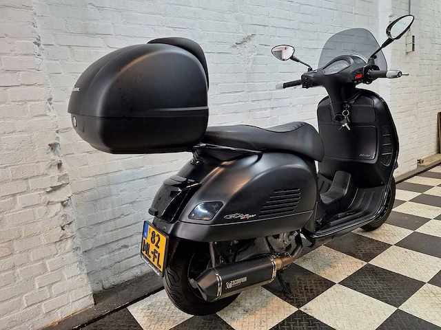 Piaggio vespa gts 300cc hpe notte motorscooter - afbeelding 5 van  8