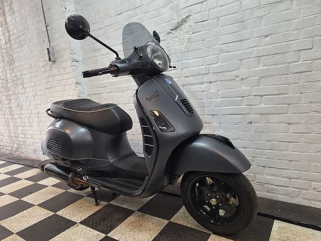 Piaggio vespa gts 300cc motorscooter - afbeelding 6 van  8