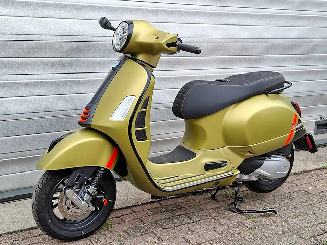 Piaggio vespa gts super sport 300cc motorscooter - afbeelding 2 van  8