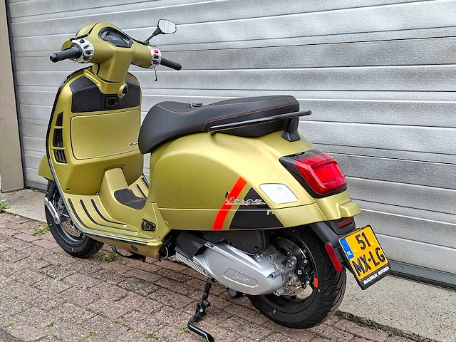 Piaggio vespa gts super sport 300cc motorscooter - afbeelding 3 van  8