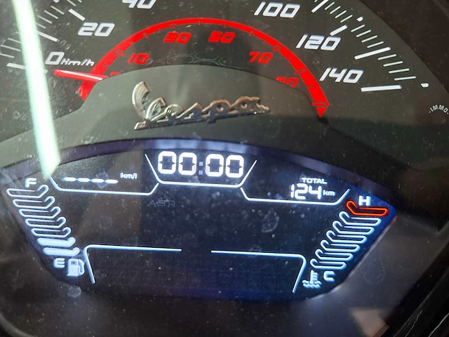 Piaggio vespa gts super sport 300cc motorscooter - afbeelding 4 van  8