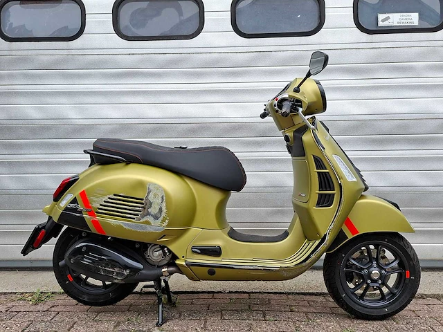 Piaggio vespa gts super sport 300cc motorscooter - afbeelding 6 van  8