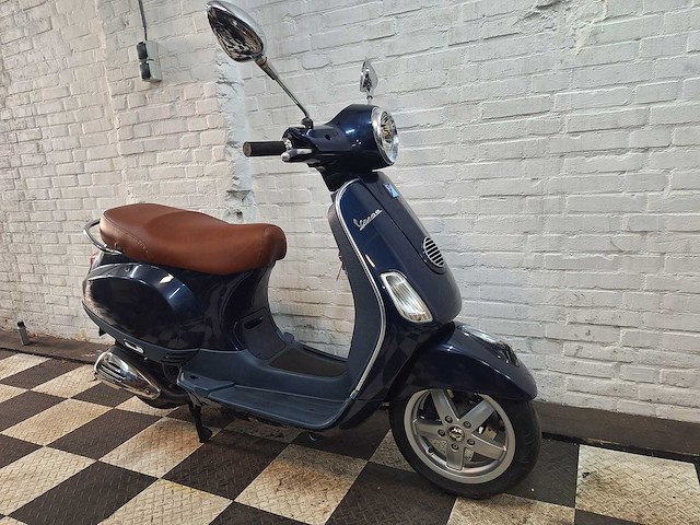 Piaggio vespa lx 25 km snorscooter 4takt - afbeelding 6 van  7