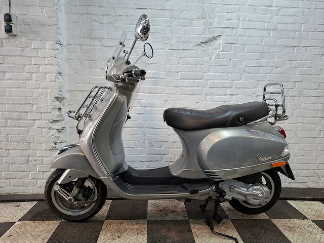 Piaggio vespa lx touring 45 km bromscooter 4takt - afbeelding 1 van  7
