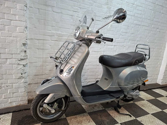 Piaggio vespa lx touring 45 km bromscooter 4takt - afbeelding 2 van  7