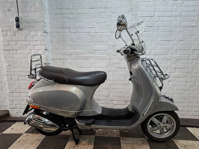 Piaggio vespa lx touring 45 km bromscooter 4takt - afbeelding 6 van  7