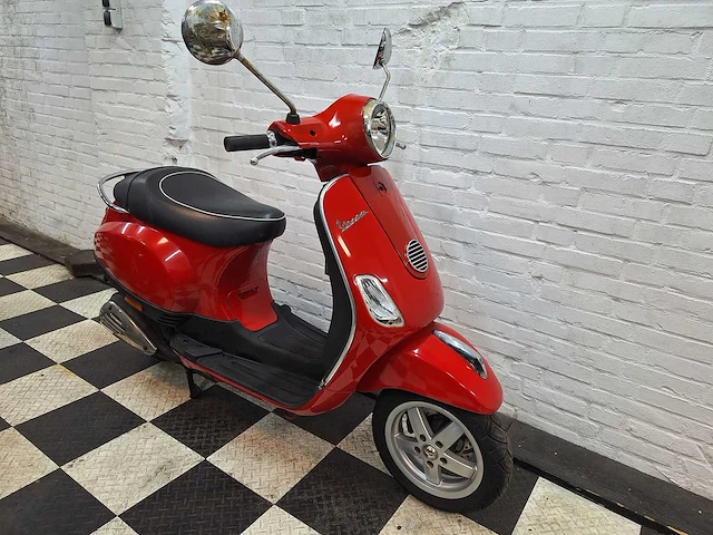 Piaggio vespa lx50 45km bromscooter 4-takt - afbeelding 6 van  7