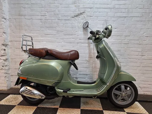 Piaggio vespa lxv 45 km bromscooter 2takt - afbeelding 6 van  7