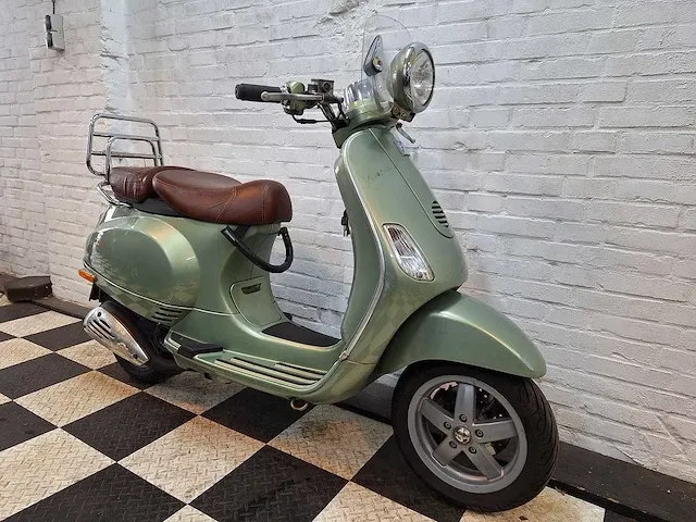 Piaggio vespa lxv 45 km bromscooter 2takt - afbeelding 7 van  7