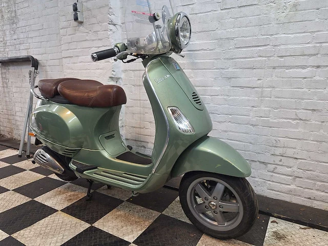 Piaggio vespa lxv 45 km bromscooter 2takt - afbeelding 7 van  7