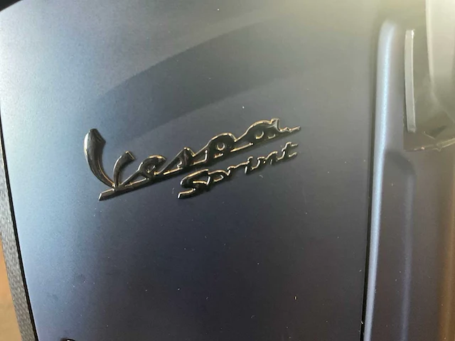 Piaggio vespa primavera 2t brommer scooter - afbeelding 4 van  13