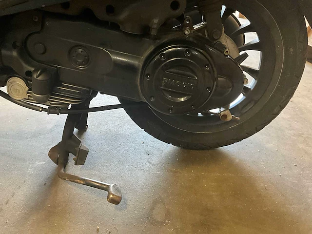 Piaggio vespa primavera 2t brommer scooter - afbeelding 5 van  13