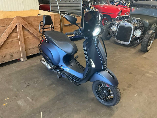 Piaggio vespa primavera 2t brommer scooter - afbeelding 1 van  13